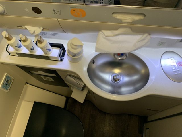 Review: KLM A330-300 World Business Class - Calgary - Amsterdam