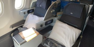 Review: KLM A330-300 World Business Class - Calgary - Amsterdam