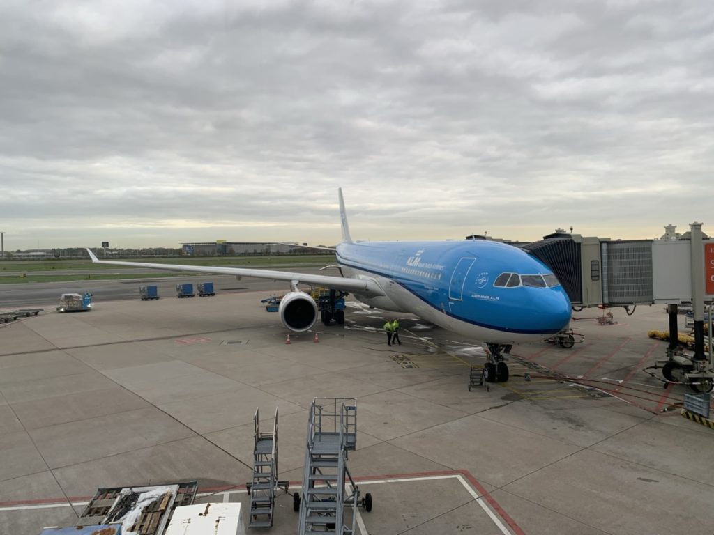 Review: KLM A330-300 Economy Comfort - Amsterdam - Edmonton | Calgary