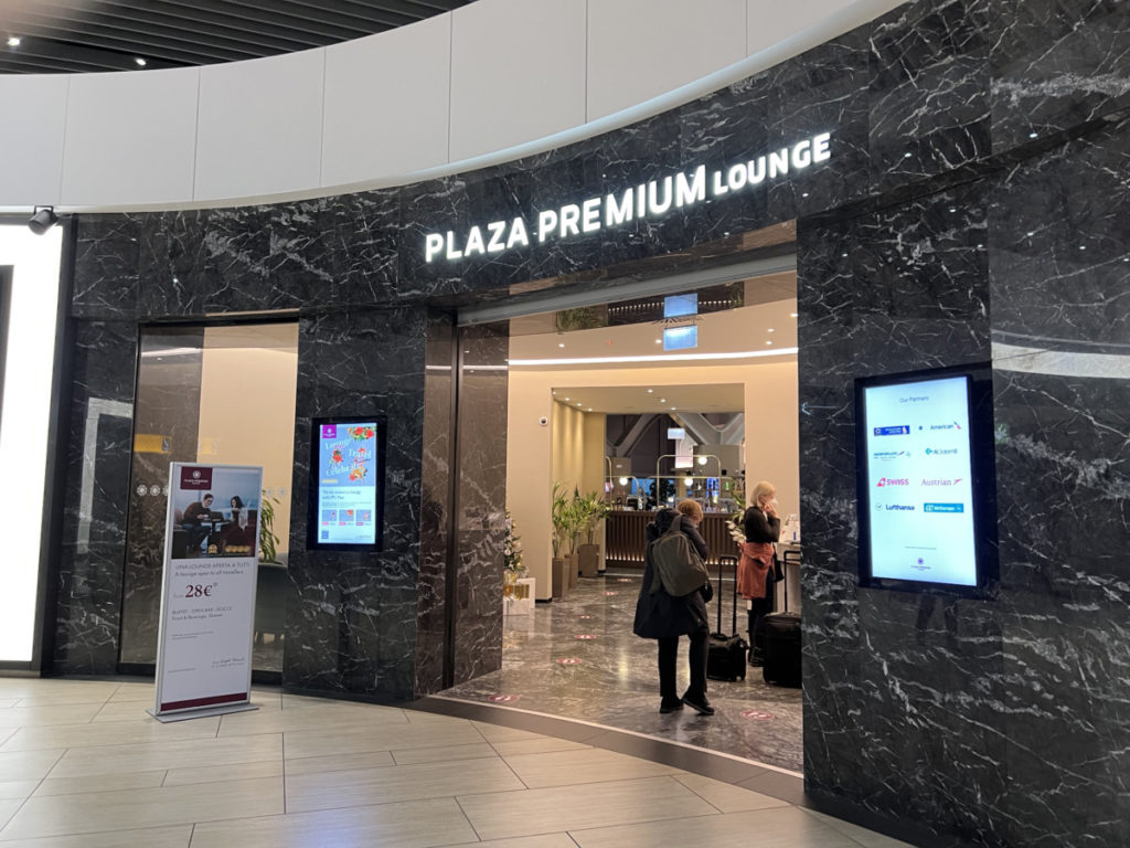 Review: Premium Plaza Lounge Rome Fiumicino Airport - Terminal 3