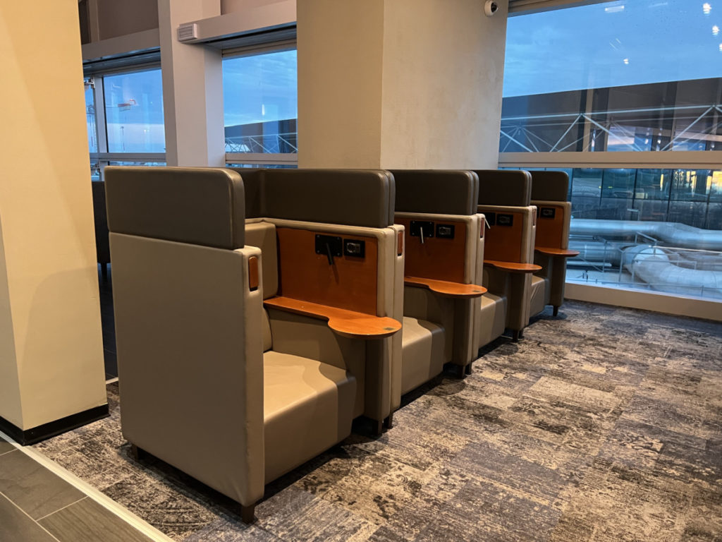 Review: Premium Plaza Lounge Rome Fiumicino Airport - Terminal 3