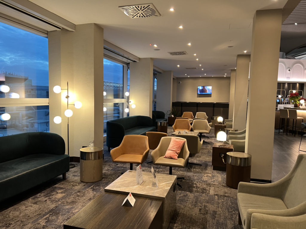 Review: Premium Plaza Lounge Rome Fiumicino Airport - Terminal 3