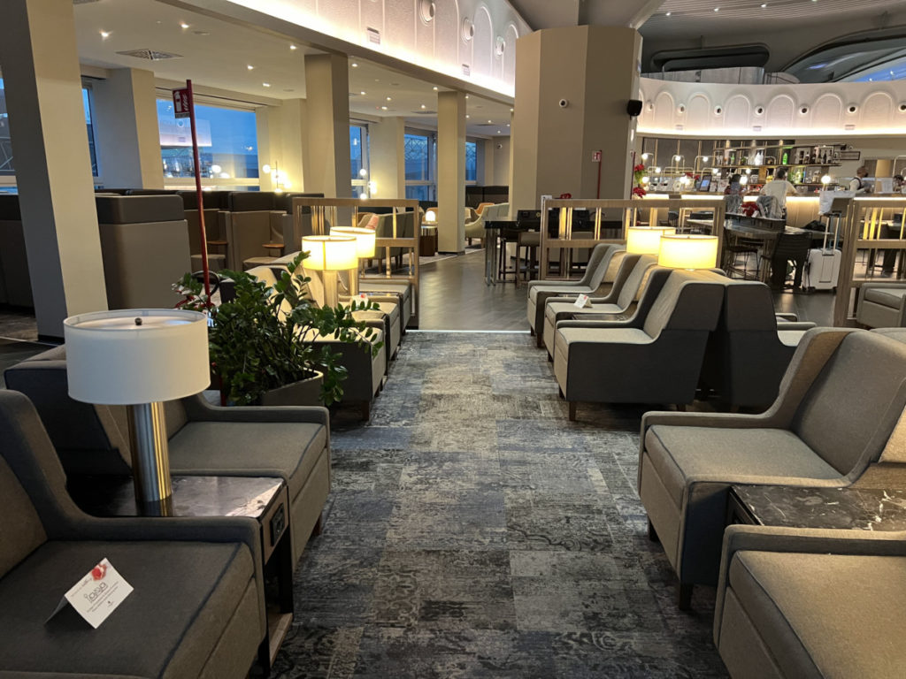 Review: Premium Plaza Lounge Rome Fiumicino Airport - Terminal 3