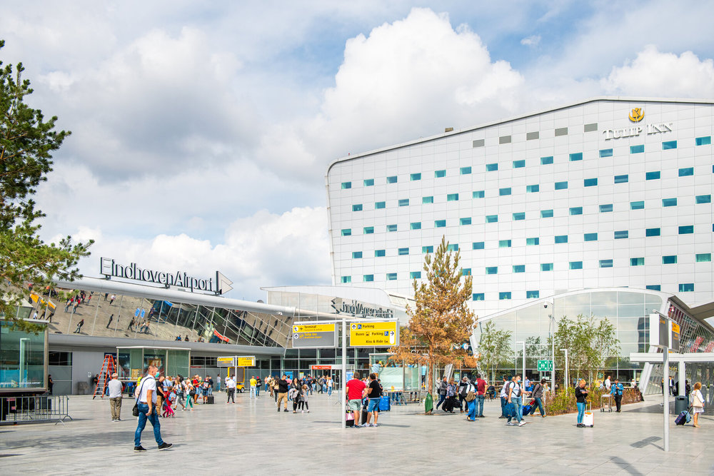 Eindhoven Airport is te klein en breidt terminal uit