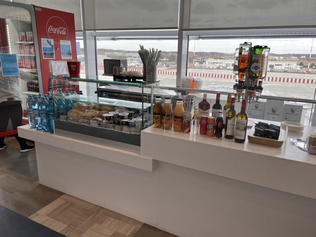 Review: TAROM en MasterCard Business Lounge Boekarest Airport