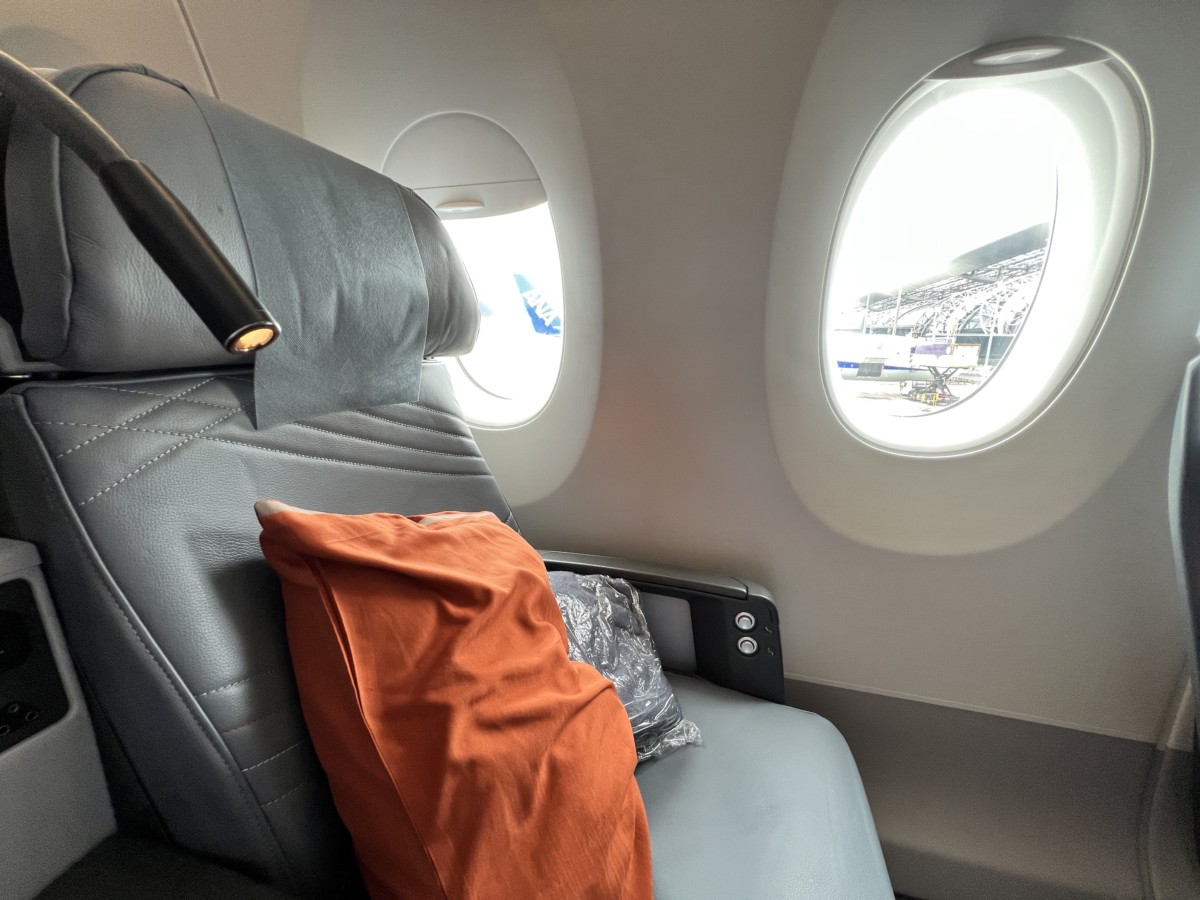 Review Singapore Airlines Economy In Premium Economy Airbus A350-900 ...