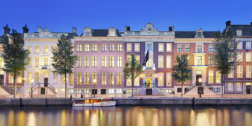 Het Waldorf Astoria Amsterdam.