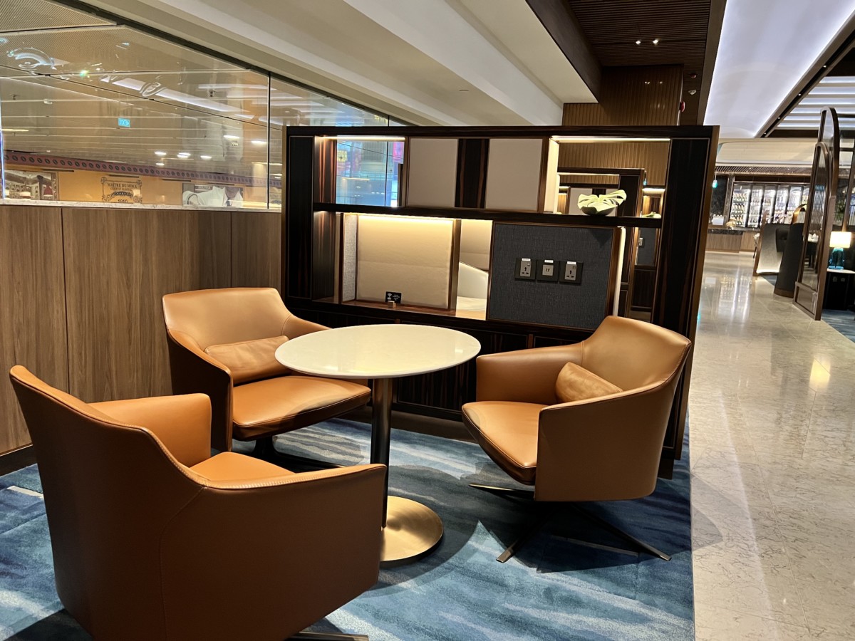 InsideLook: First Class Lounge The Private Room Singapore Airlines