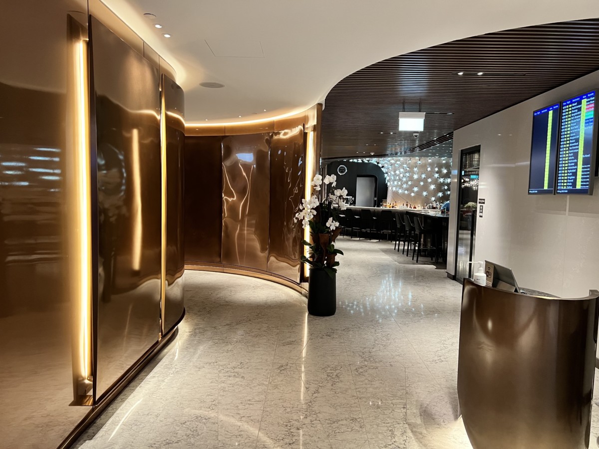 InsideLook: First Class Lounge The Private Room Singapore Airlines