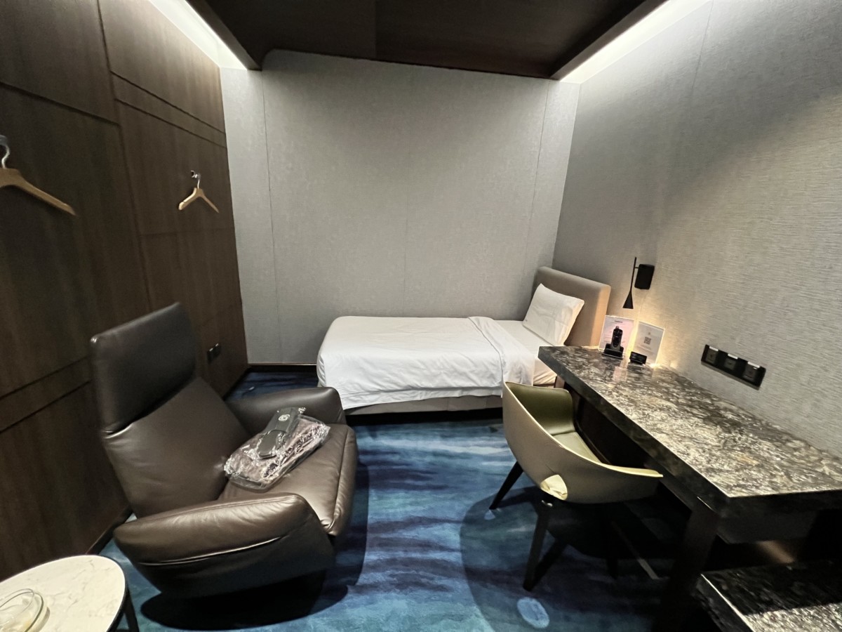 InsideLook: First Class Lounge The Private Room Singapore Airlines