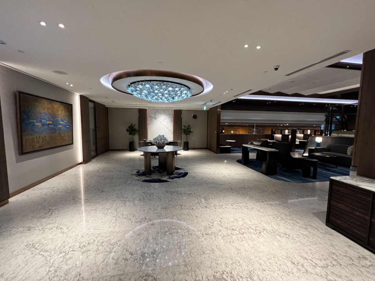 InsideLook: First Class Lounge The Private Room Singapore Airlines