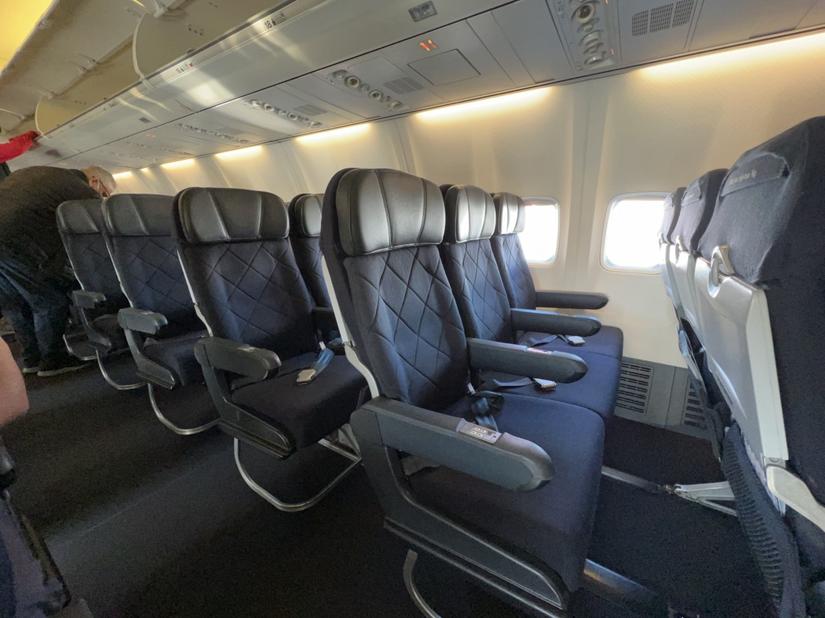 Review: Qantas Economy Class | Perth naar Adelaide | Boeing 737-800