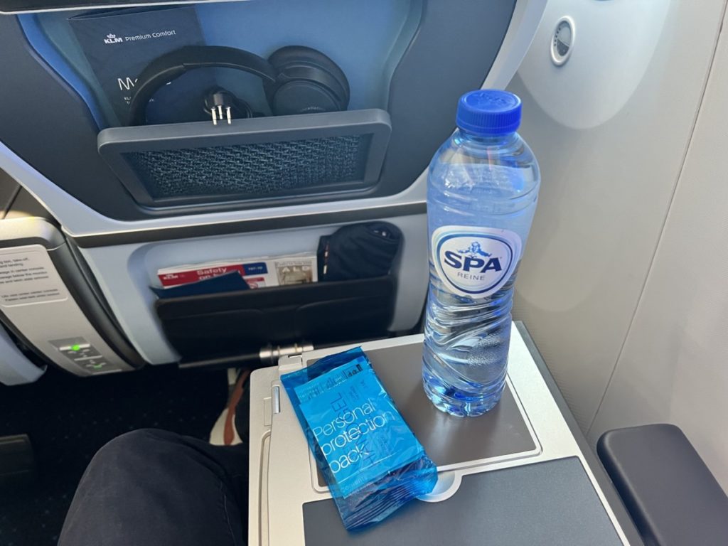 Review: KLM Premium Comfort | Amsterdam – New York JFK | Boeing 787-10 Dreamliner