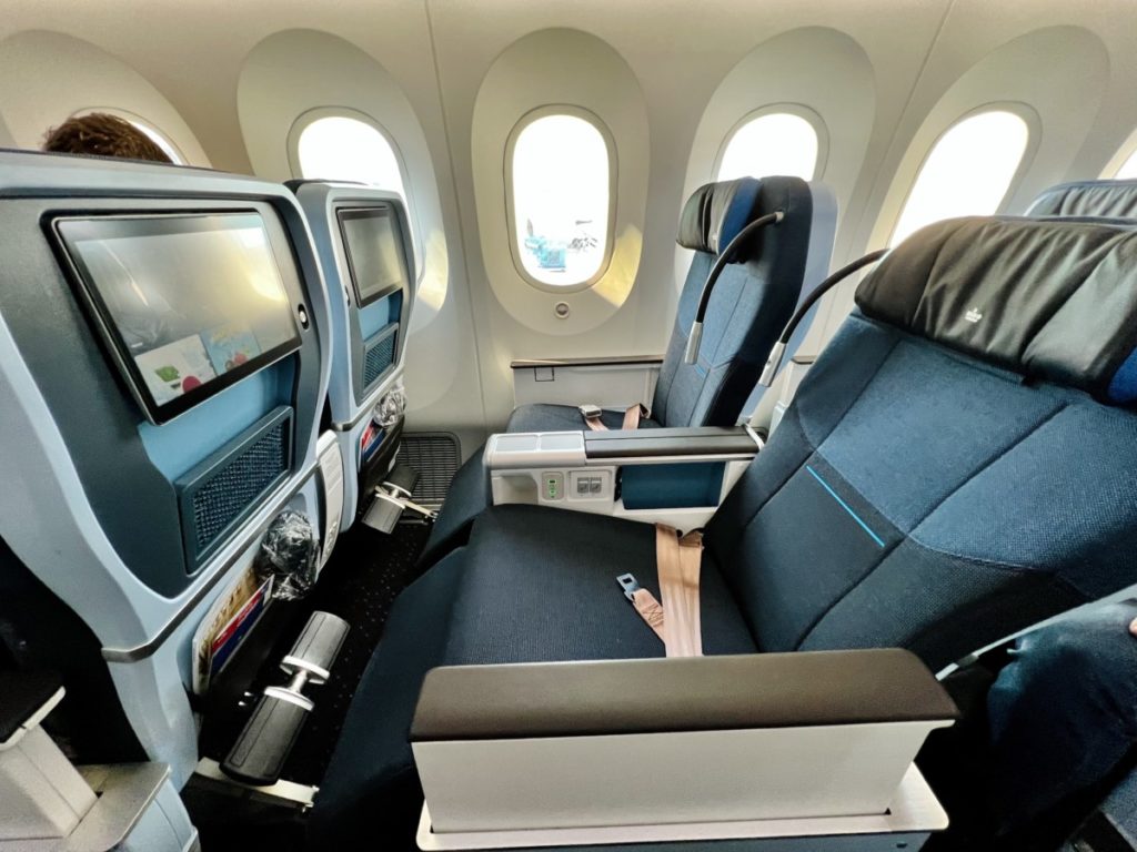 InsideLook: KLM Premium Comfort in de Boeing 787-10 Dreamliner | PH-BKA