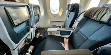 InsideLook: KLM Premium Comfort in de Boeing 787-10 Dreamliner | PH-BKA