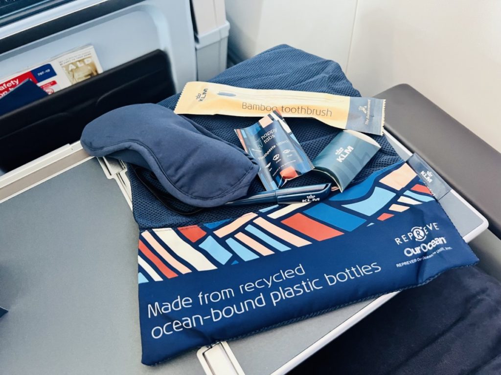 Review: KLM Premium Comfort | Amsterdam – New York JFK | Boeing 787-10 Dreamliner