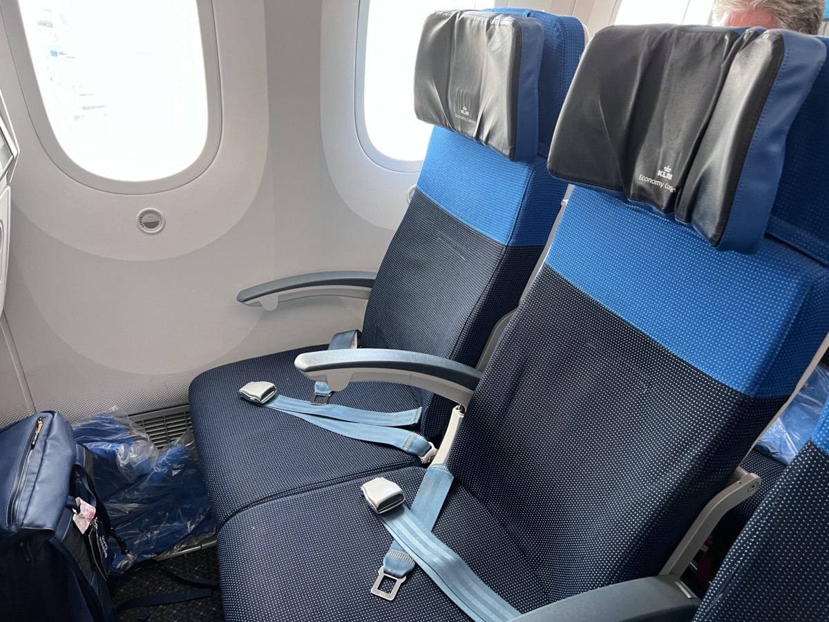 Review KLM Economy Comfort | Amsterdam Airport Schiphol naar Calgary | Boeing 787-9 Dreamliner