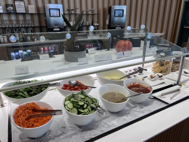 Review: SkyTeam Lounge Vancouver - Canada