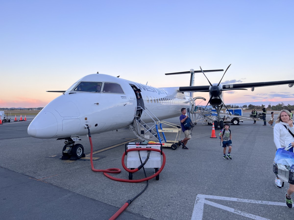 Review: In 18 minuten van Vancouver naar Victoria met de WestJet Bombardier Dash 8-400 (en v.v.)