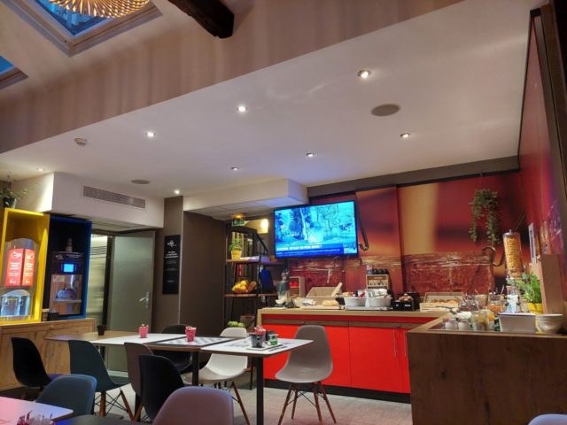 ontbijtbuffet van ibis Paris Avenue de la République