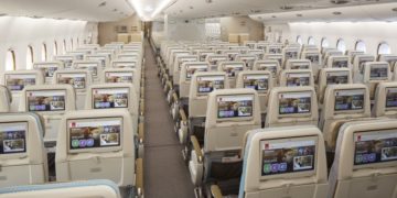 Vernieuwde Airbus van Emirates vertrokken