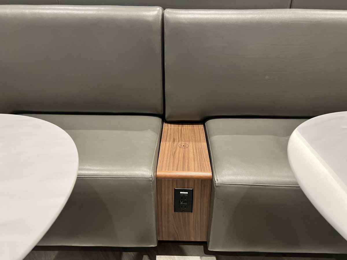 Review: Delta Sky Club, Chicago ORD Terminal 5 - Concourse M