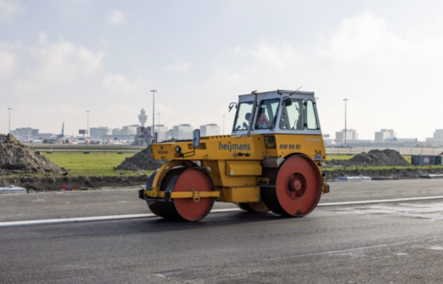 Schiphol, Zwanenburgbaan