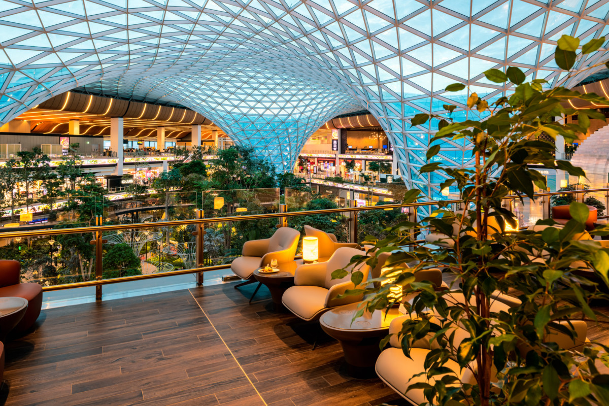 Qatar Airways opent Al Mourjan Business Lounge – The Garden op Doha Airport