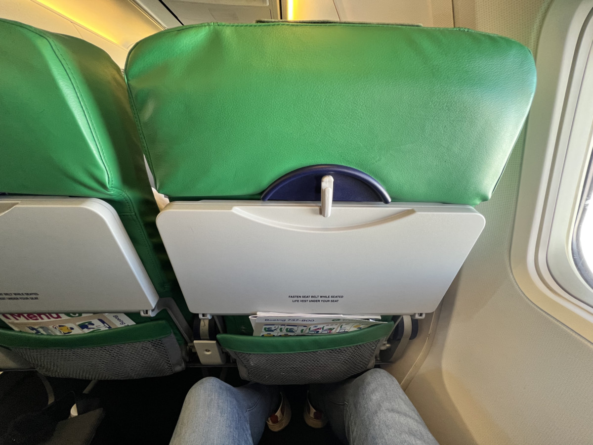 Review Transavia Boeing 737 Economy HV5234 Eindhoven Prague Praag