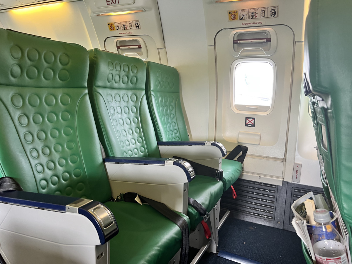 Review Transavia Boeing 737 Economy HV5234 Eindhoven Prague Praag