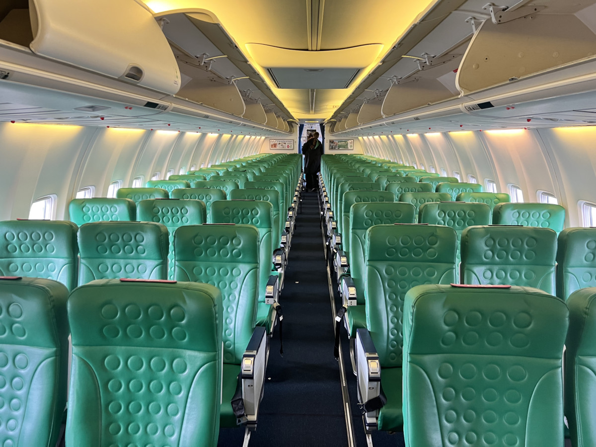 Review Transavia Boeing 737 Economy HV5234 Eindhoven Prague Praag