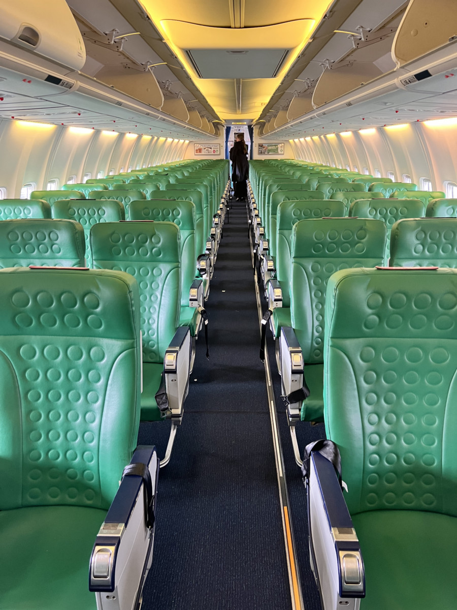 Review Transavia Boeing 737 Economy HV5234 Eindhoven Prague Praag