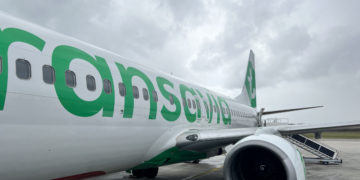 Review Transavia Boeing 737 Economy HV5234 Eindhoven Prague Praag