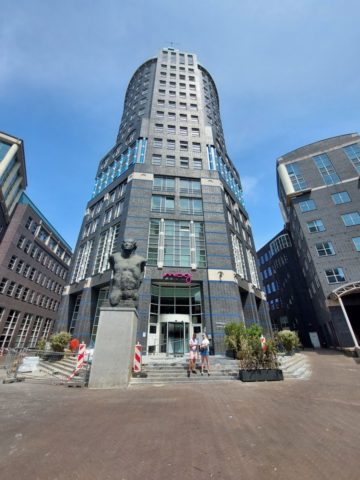 Moxy The Hague gevel