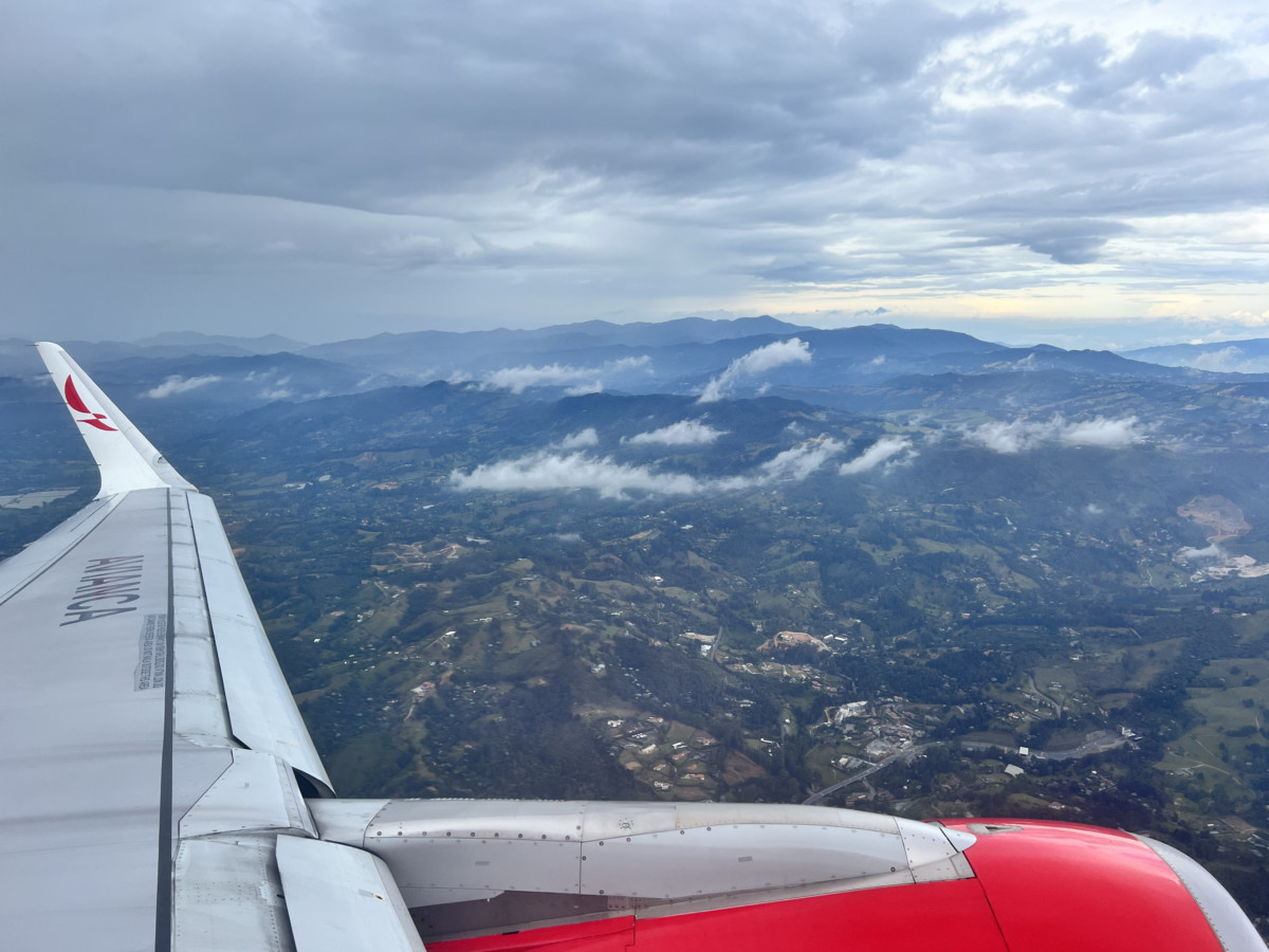 Uitzicht raampje A320 van Avianca