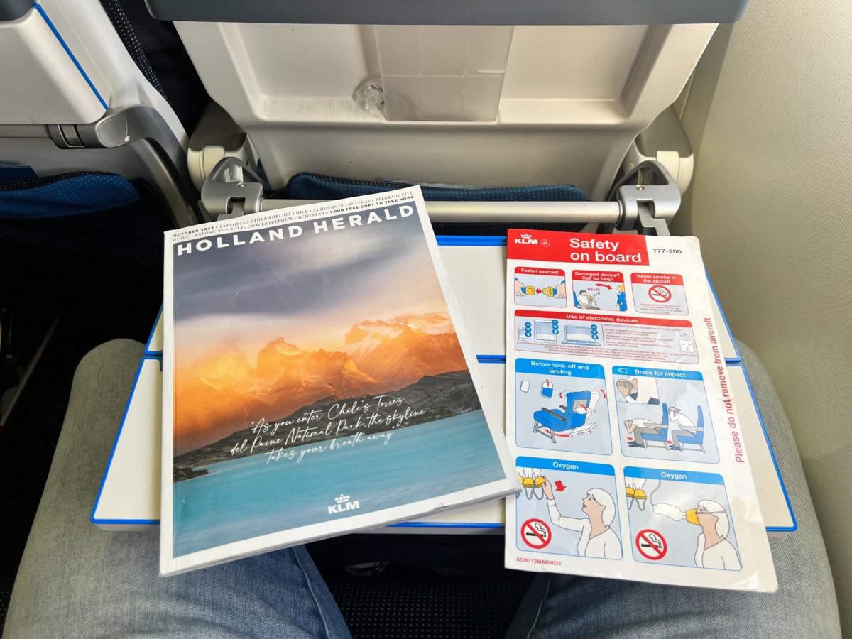 Review KLM Economy Comfort | Retourtje Amsterdam Schiphol - Hong Kong | Boeing 777-200