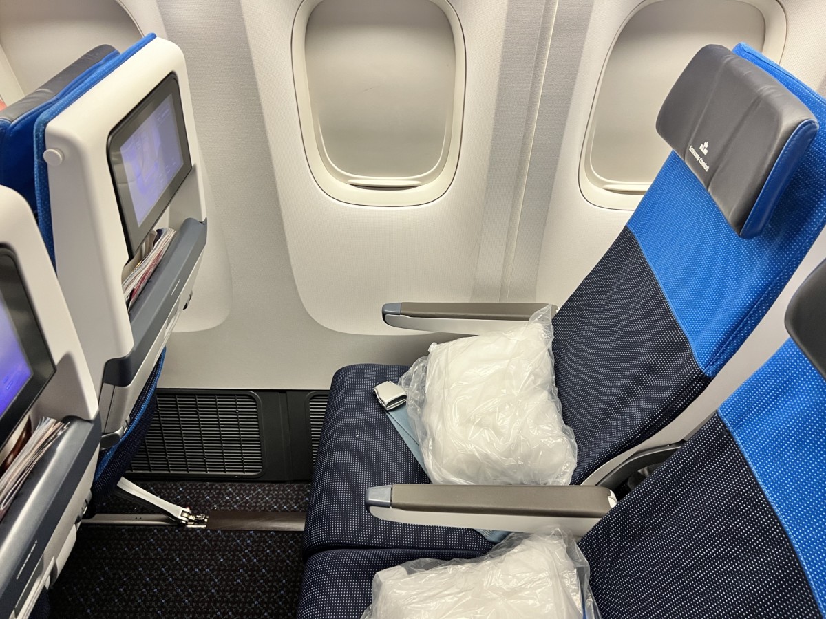 Review KLM Economy Comfort | Retourtje Amsterdam Schiphol - Hong Kong | Boeing 777-200