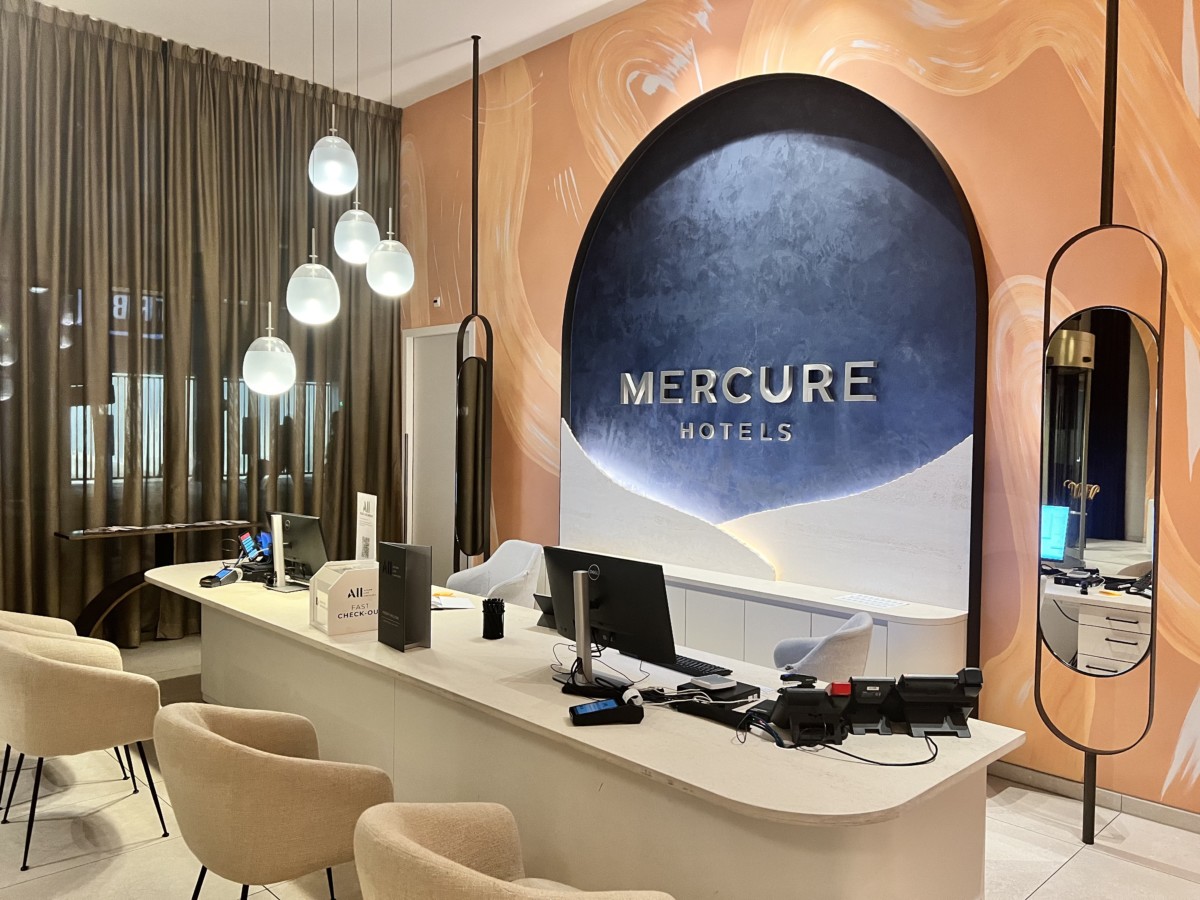 Receptie van het Mercure Amsterdam North Station