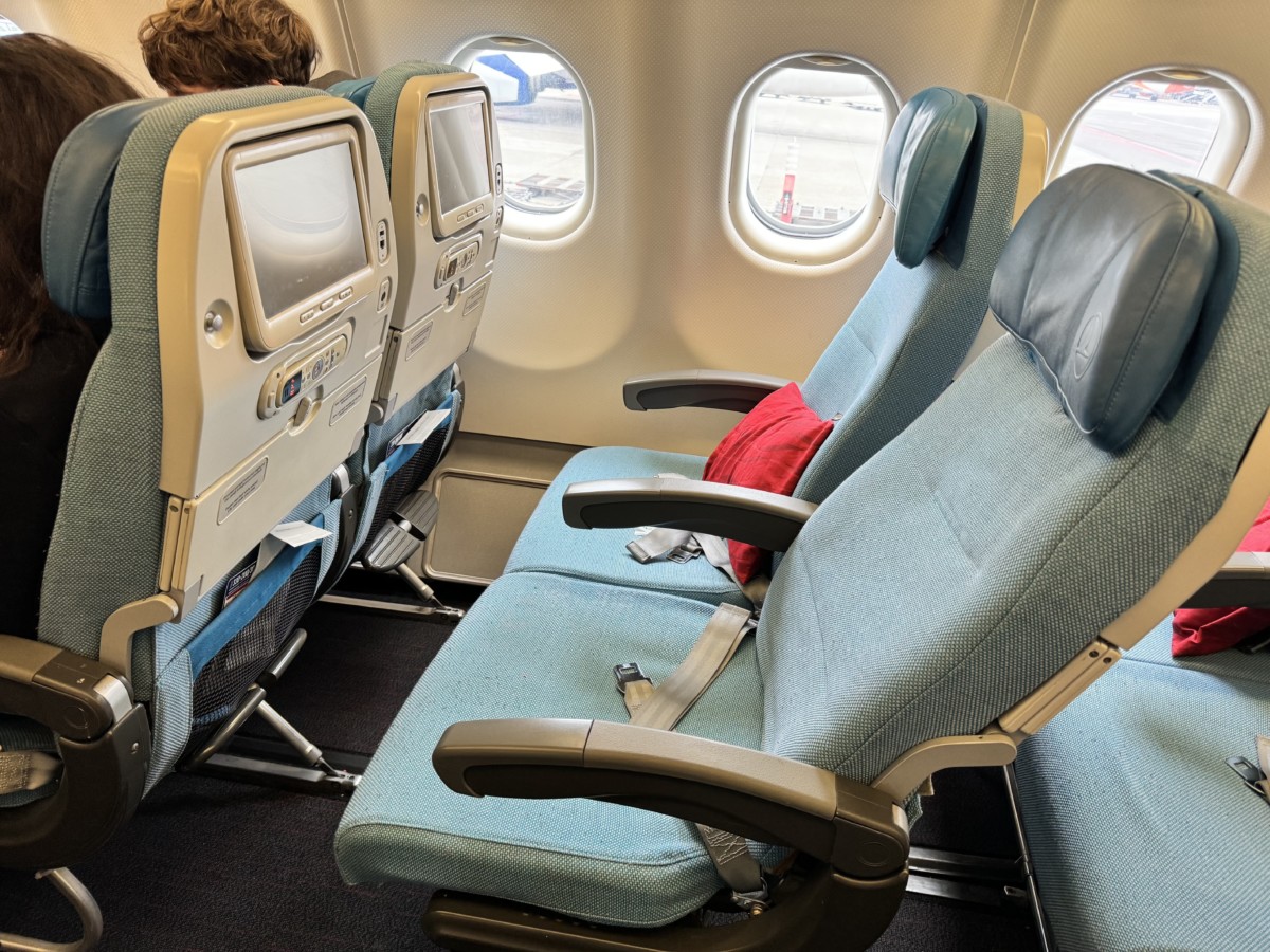 Review Turkish Airlines Economy Class - Amsterdam Schiphol - Istanbul - Airbus A330-300