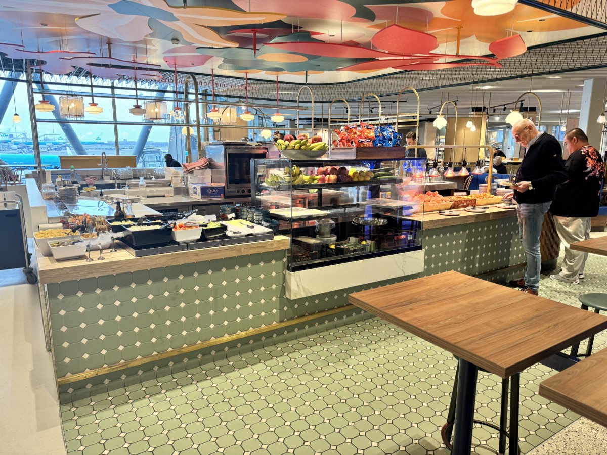 InsideLook - Café Flor Non-Schengen | Vervangt Aspire Lounge 41 - Amsterdam Airport Schiphol