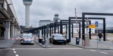 Schiphol komt met speciale zone voor Uber en Bolt taxi