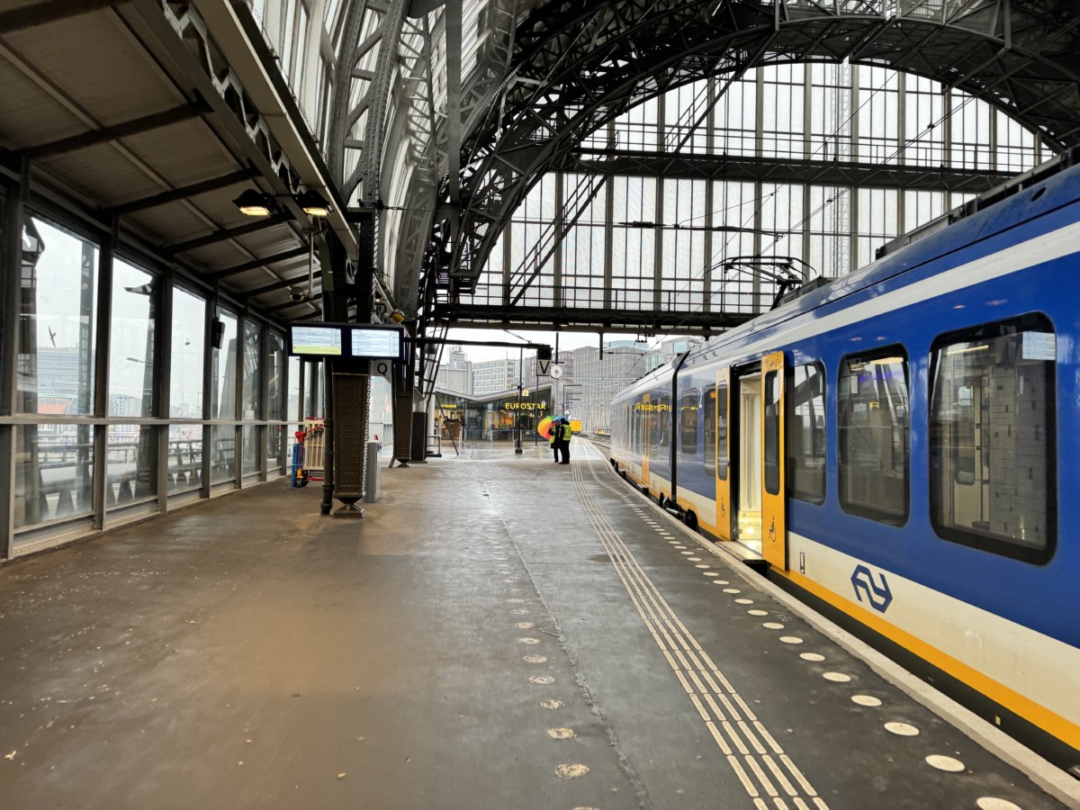 Spoor 15b van Amsterdam Centraal waar ook Eurostar vertrekt 