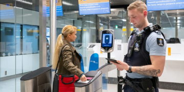 Pilot digitale paspoortcontrole op Schiphol