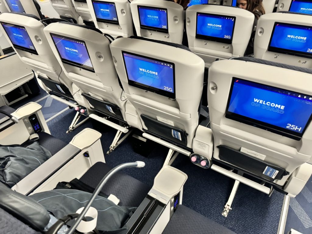 Review Air France Premium Economy Class | Paris CDG naar Shanghai Pudong | Boeing 777-300