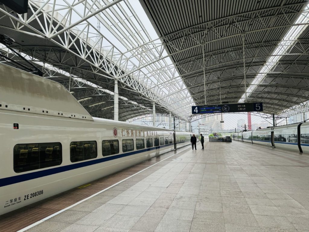 Perron 5/6 op Shanghai Railway station