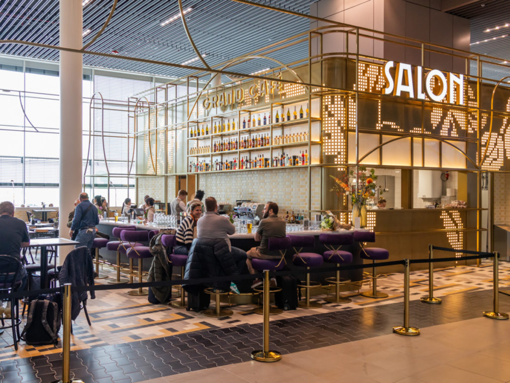 Opening Salon in Lounge 1 op Amsterdam Airport Schiphol