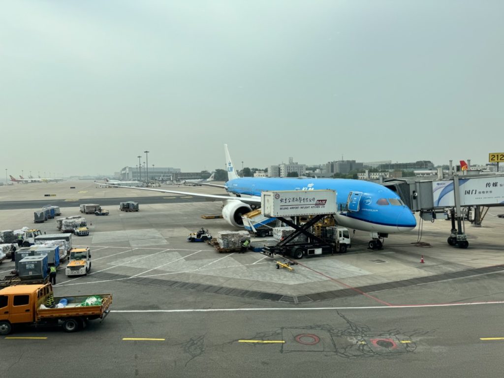 Review: KLM World Business Class | Beijing - Amsterdam | Boeing 787-9