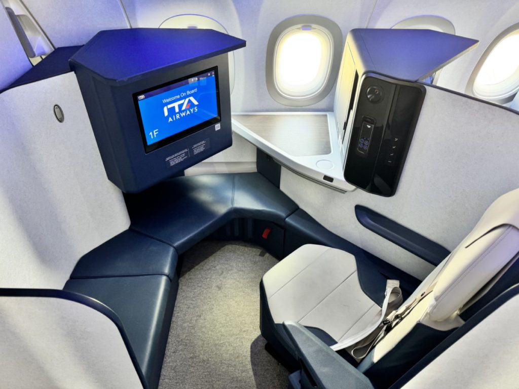 Review: ITA Business Class | Amsterdam - Rome Fiumicino | Airbus A321neo