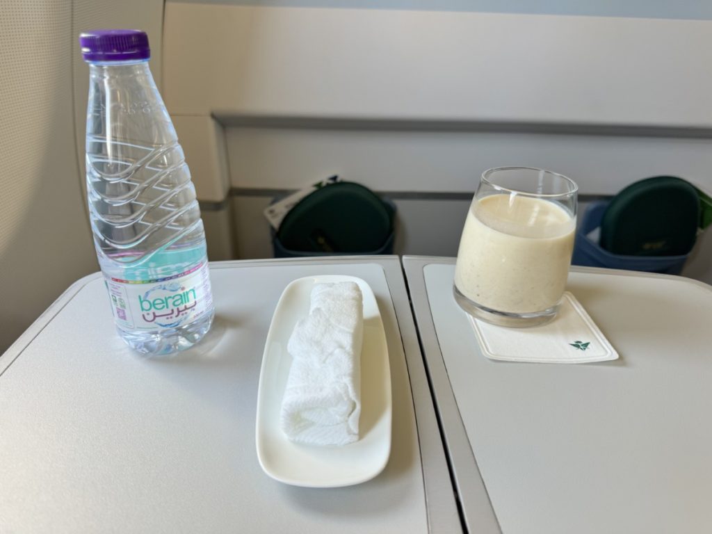 Review: Saudia  Business Class | Tunis - Jeddah | Airbus A330-300 | Oude cabine