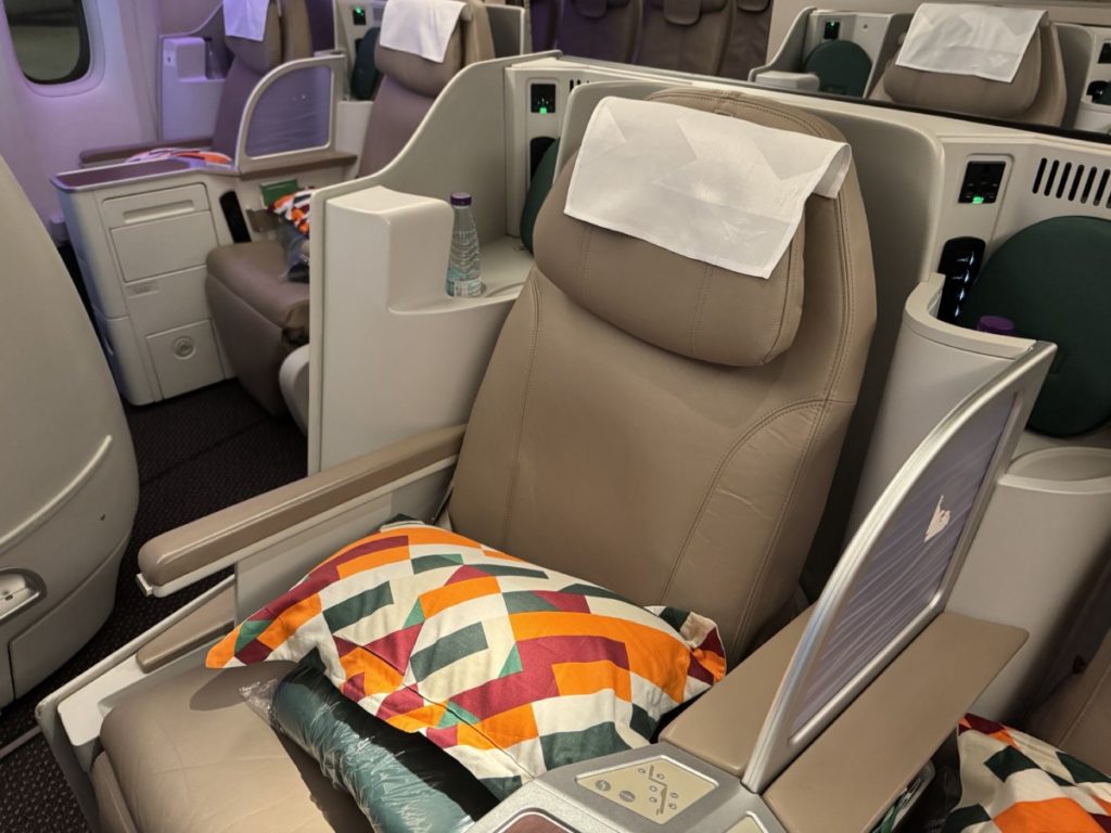 Review: Saudia Business Class | Jeddah - Jakarta | Boeing 777-300